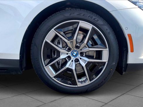 Certified 2024 BMW i5 eDrive40i w/ Premium Package image 10