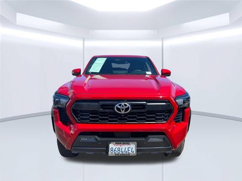 Used 2025 Toyota Tacoma TRD Off-Road w/ TRD Off Road Premium Package AWD/4WD image 8