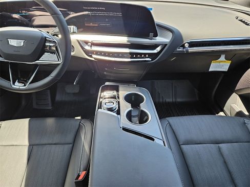 New 2025 Cadillac Lyriq Luxury image 14