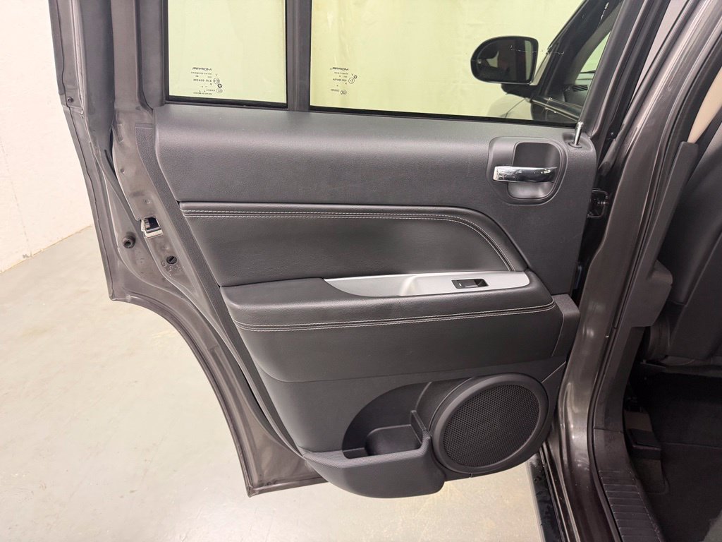 Used 2016 Jeep Compass High Altitude FWD image 15
