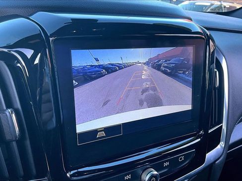 Certified 2023 Chevrolet Traverse LT image 18