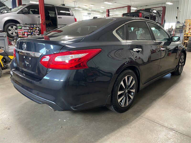Used 2016 Nissan Altima 2.5 SV FWD image 4
