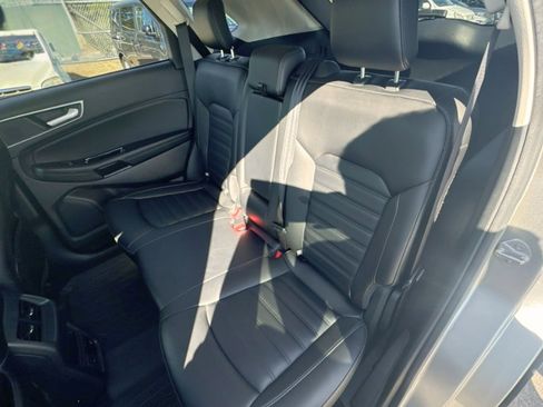 Used 2020 Ford Edge SEL w/ Convenience Package image 19