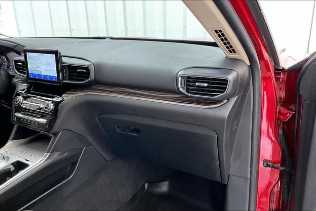 Used 2022 Ford Explorer Limited w/ Equipment Group 301A AWD/4WD image 17
