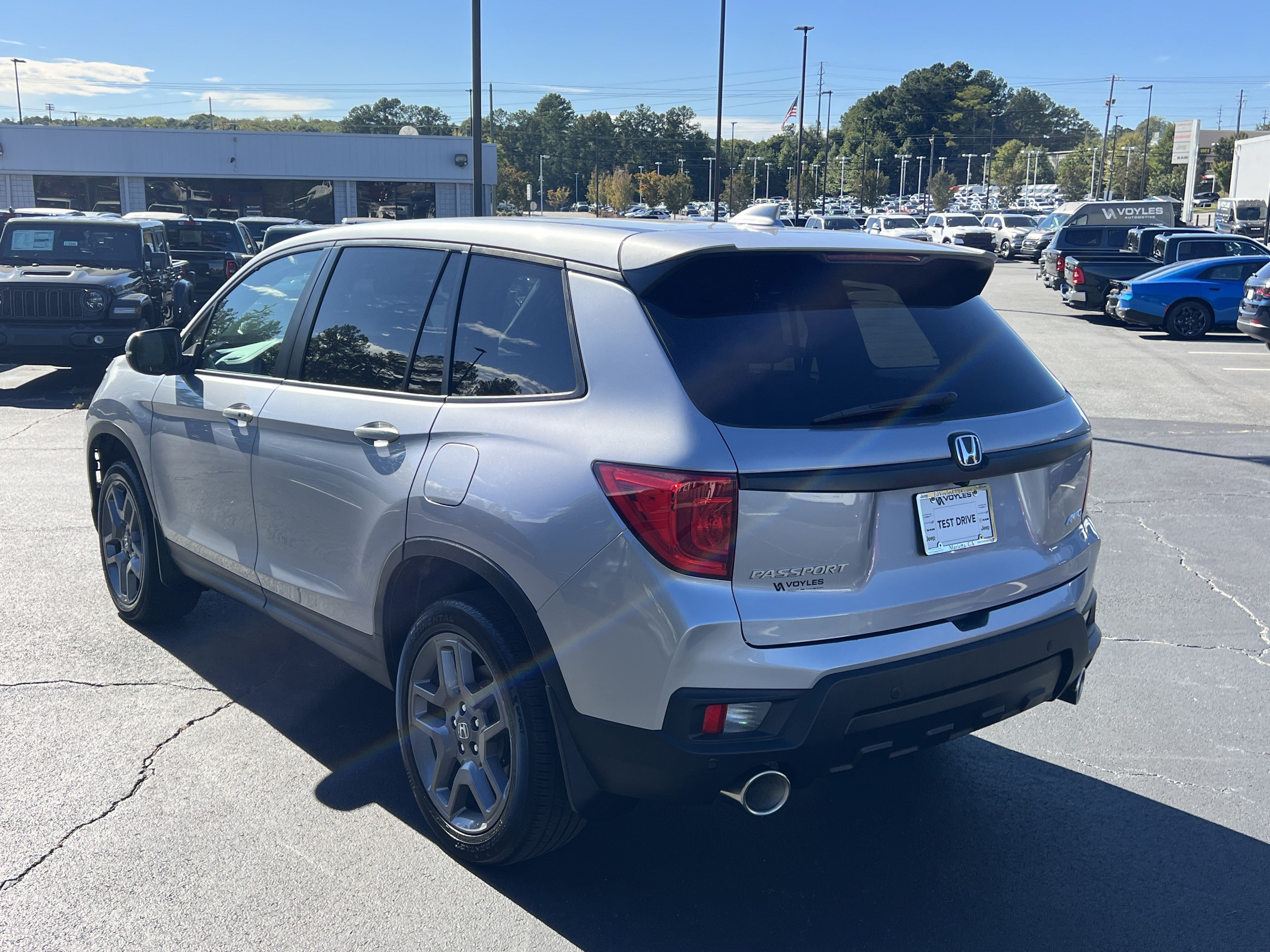 Used 2023 Honda Passport EX-L image 6