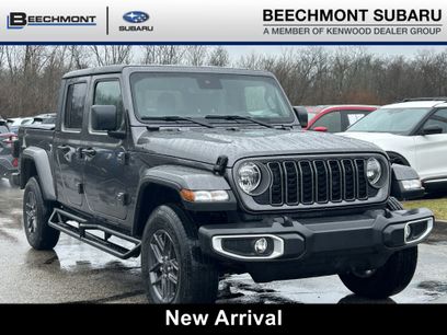 Used 2024 Jeep Gladiator Sport