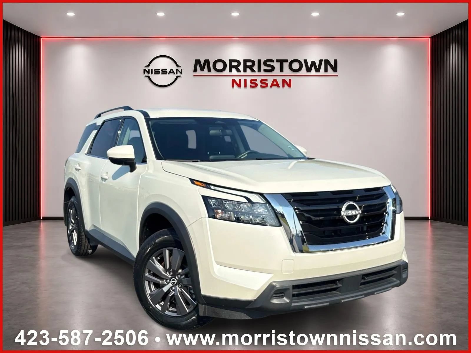 Used 2024 Nissan Pathfinder SV FWD image 1