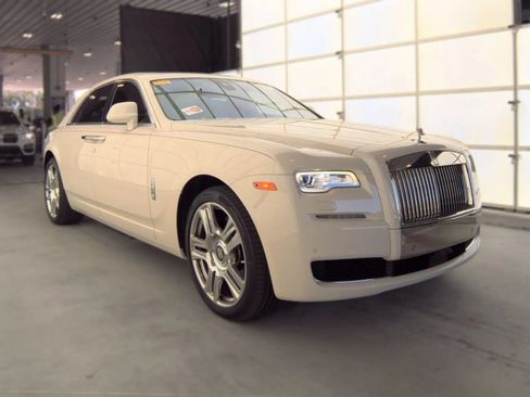 Used 2016 Rolls-Royce Ghost RWD image 6