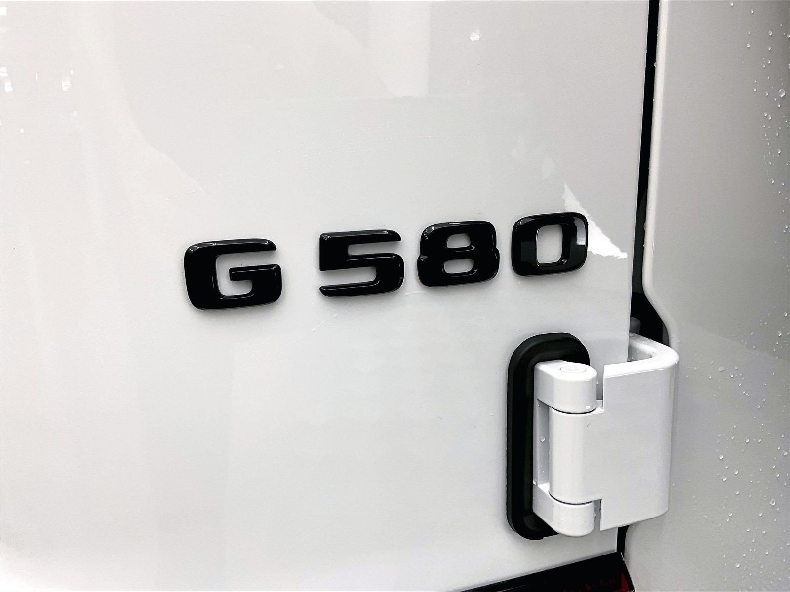 New 2027 Mercedes-Benz G 580 e image 13