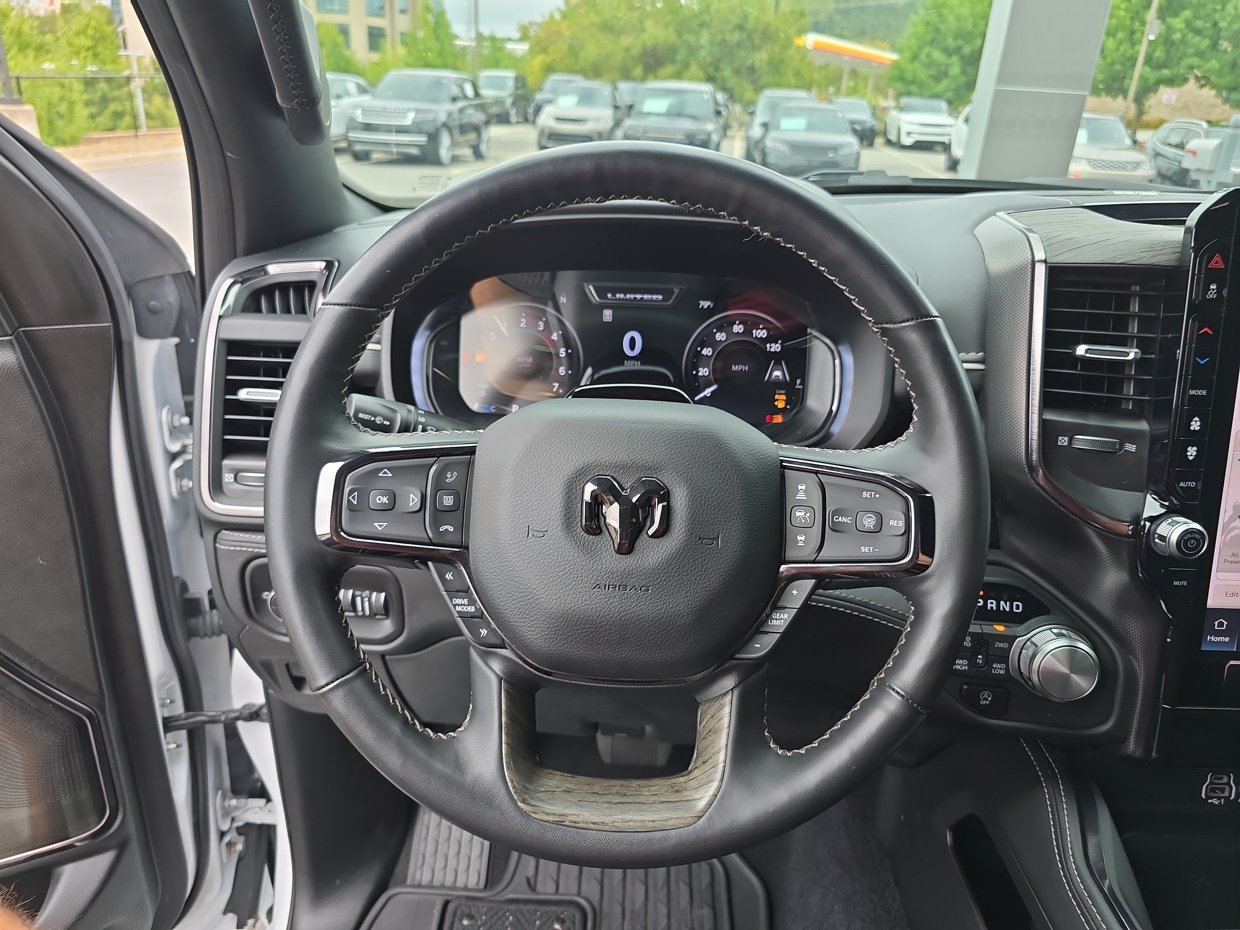 Used 2025 RAM 1500 Limited AWD/4WD image 32