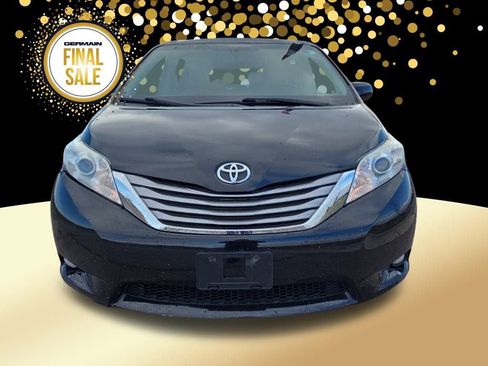 Used 2017 Toyota Sienna XLE image 11