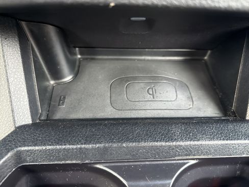 Used 2019 Toyota Tacoma TRD Off-Road w/ Technology Package image 29