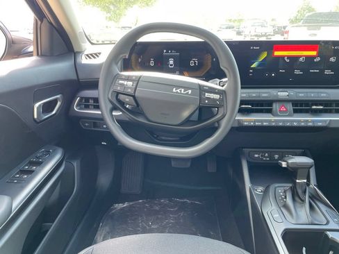New 2026 Kia K4 FWD image 12