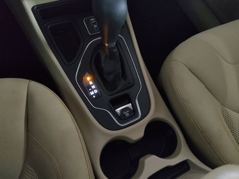 Used 2020 Jeep Cherokee Latitude image 26