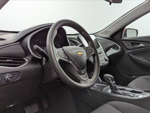 Used 2025 Chevrolet Malibu LT FWD image 23