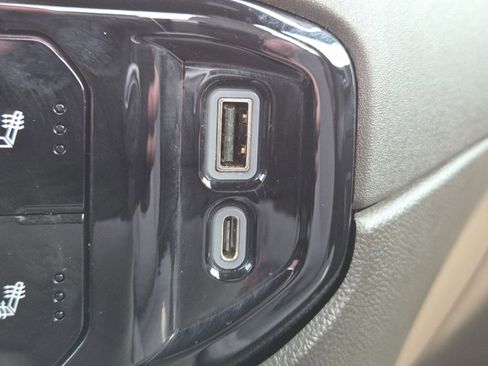 Used 2022 Chevrolet Silverado 1500 RST w/ Z71 Off-Road Package image 12