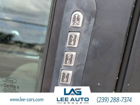 Used 2008 Ford Taurus X SEL image 16