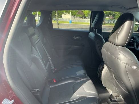 Used 2019 Jeep Cherokee Limited FWD image 23