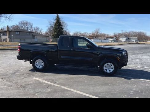 Used 2025 Nissan Frontier S image 9