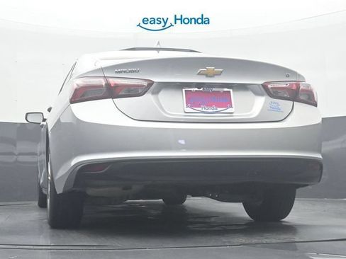 Used 2021 Chevrolet Malibu LT FWD image 32