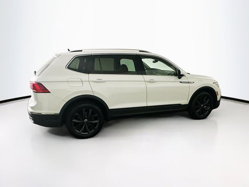 Used 2022 Volkswagen Tiguan SE image 10