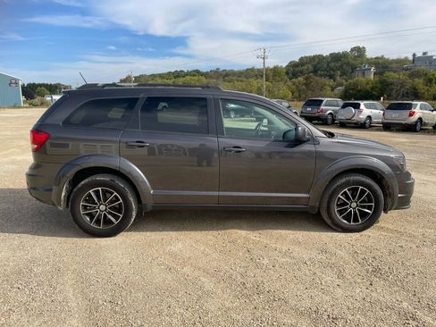 Used 2017 Dodge Journey SE w/ Popular Equipment Group image 5
