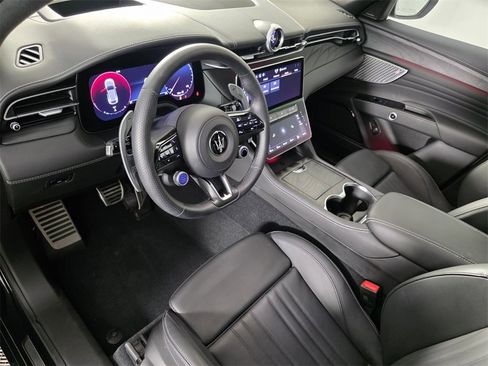 New 2025 Maserati Grecale Modena image 11