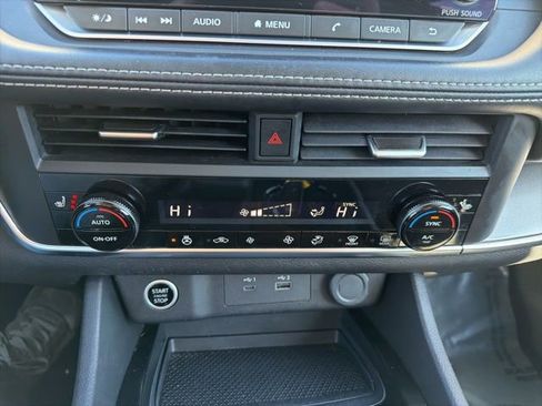 Used 2023 Nissan Rogue SV w/ SV Premium B Package image 25