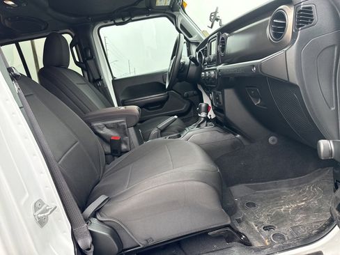 Used 2018 Jeep Wrangler Unlimited Sport image 15