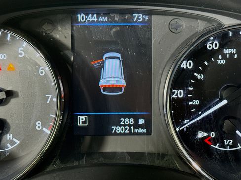 Used 2019 Nissan Rogue SV image 16