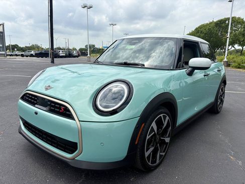 Used 2025 MINI Cooper S FWD image 9
