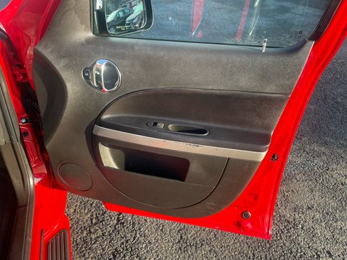 Used 2011 Chevrolet HHR LT w/ LT Preferred Equipment Group image 25