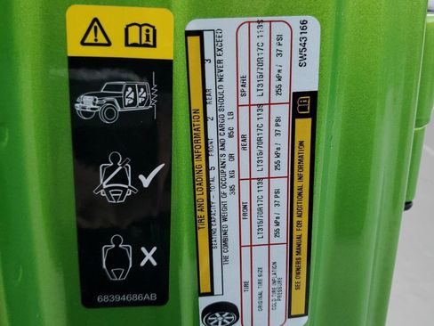 Certified 2025 Jeep Wrangler Unlimited Rubicon image 32