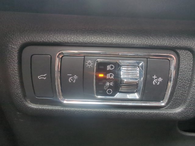 Used 2021 Lincoln Corsair AWD w/ Equipment Group 101A image 37