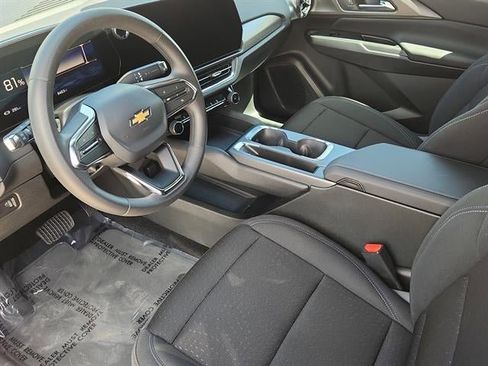 Used 2025 Chevrolet Equinox EV LT FWD image 8