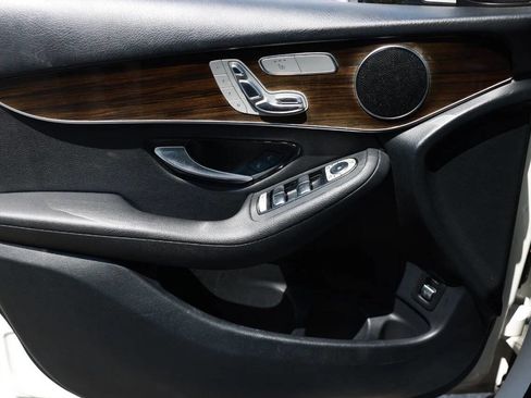 Used 2020 Mercedes-Benz GLC 300 image 14