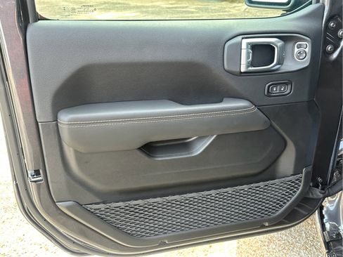 New 2025 Jeep Wrangler Sahara w/ Safety Group image 31