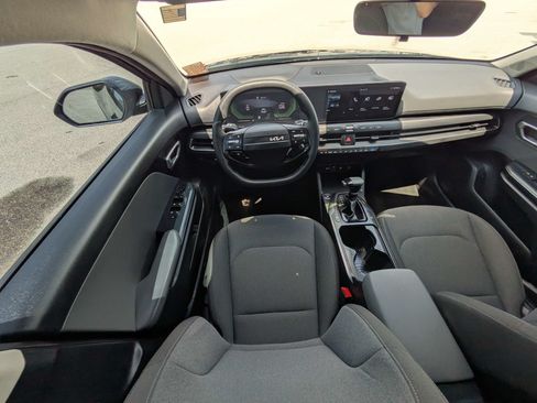 Certified 2025 Kia K4 FWD image 16