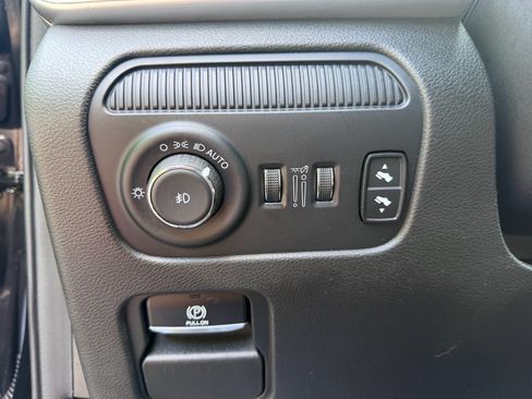 Used 2024 Jeep Wagoneer L Series III w/ Flexible Seating Group AWD/4WD image 29