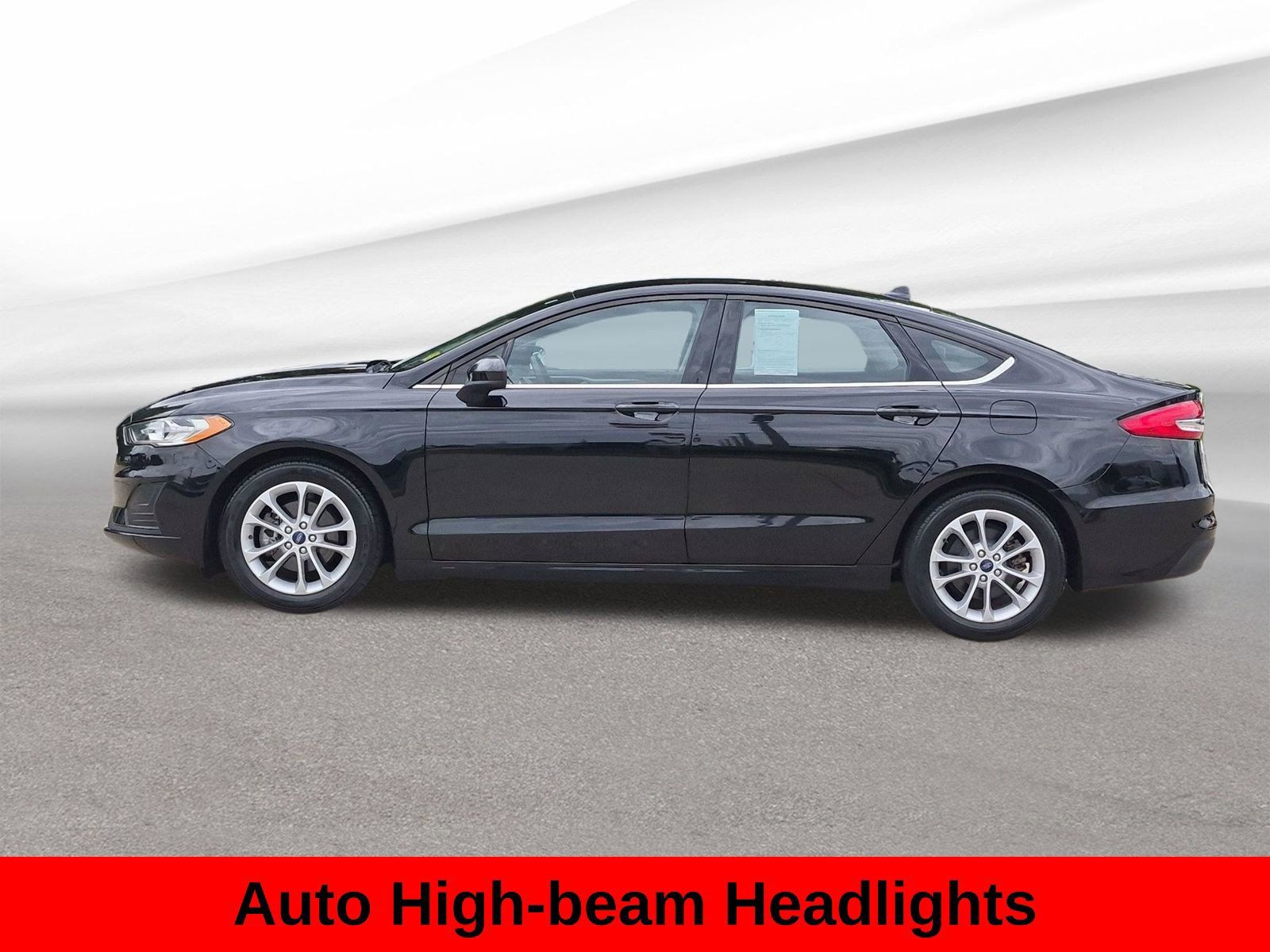 Used 2020 Ford Fusion SE FWD image 13