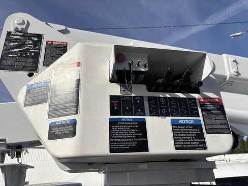 Used 2017 Ford F550 4x4 SuperCab Super Duty image 35