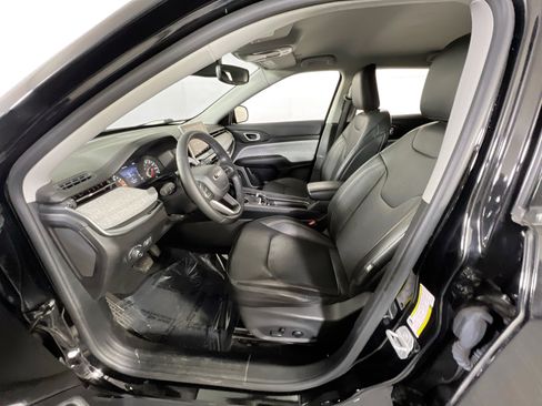 Used 2022 Jeep Compass Latitude image 19