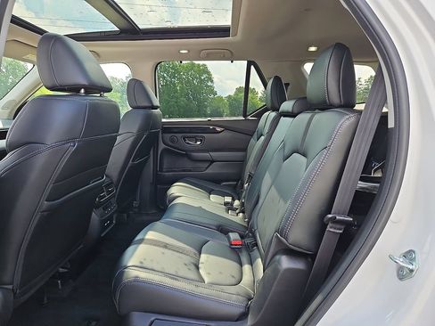 Used 2023 Honda Pilot Touring image 12