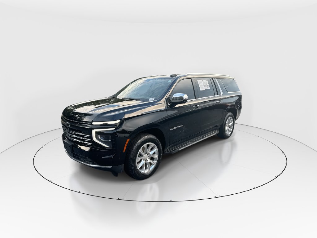 Used 2025 Chevrolet Suburban Premier RWD image 4