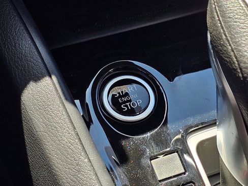 New 2025 Nissan Versa SR w/ Trunk Package image 11