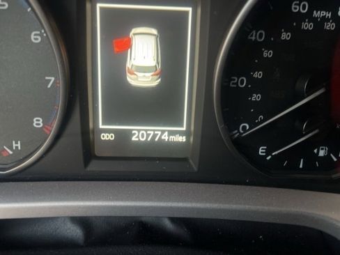 Used 2017 Toyota RAV4 LE image 11