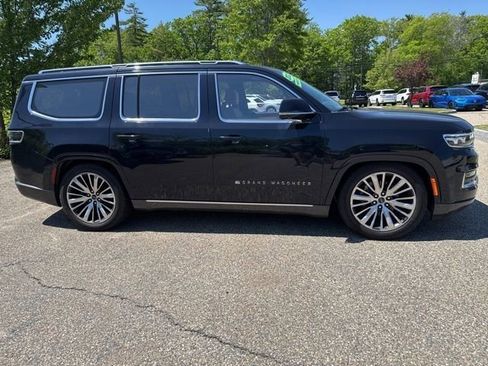 Used 2022 Jeep Grand Wagoneer Series III w/ Rear Seat Video Group 1 AWD/4WD image 4