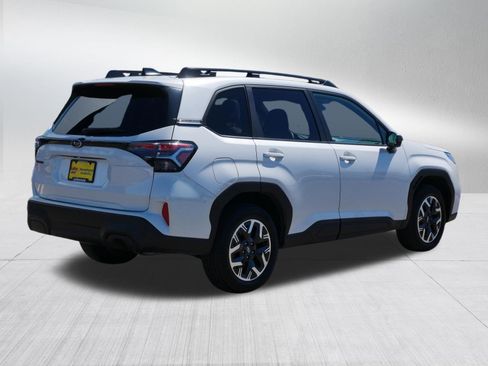 Certified 2025 Subaru Forester Premium AWD/4WD image 7