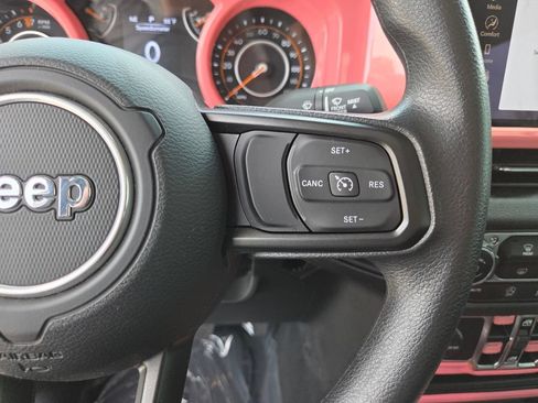 Used 2024 Jeep Gladiator Sport AWD/4WD image 33