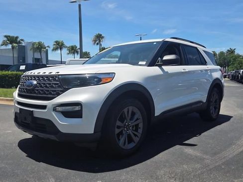 Used 2020 Ford Explorer XLT w/ Equipment Group 202A RWD image 1